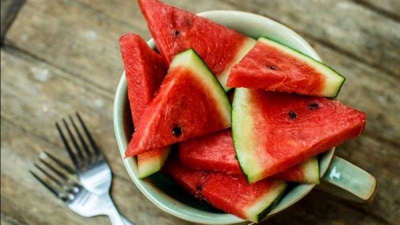طبيبة تكشف الخصائص الضارة للبطيخ
