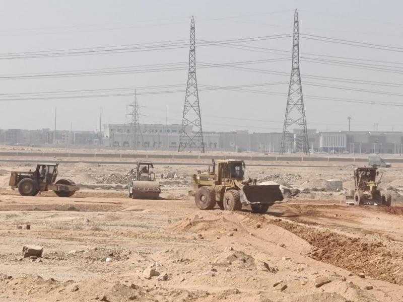 وزير الإسكان يُعلن بدء تنفيذ مشروعات الطرق والمرافق بمنطقة الرابية المضافة لمدينة الشروق