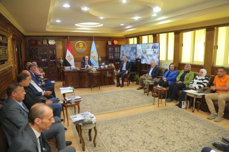 محافظ كفر الشيخ يناقش عددًا من الملفات مع أعضاء مجلسي النواب والشيوخ