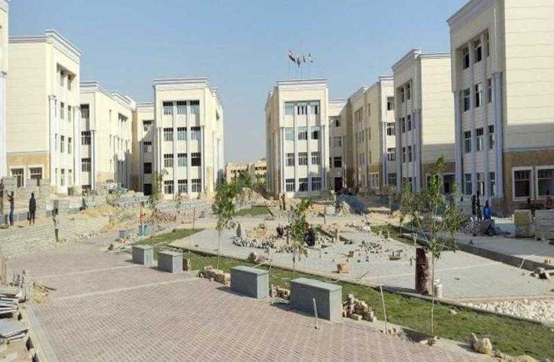 رئيس جامعة حلوان الأهلية يوجة بتوفير كافة التجهيزات والاستعدادات لاستقبال الطلاب