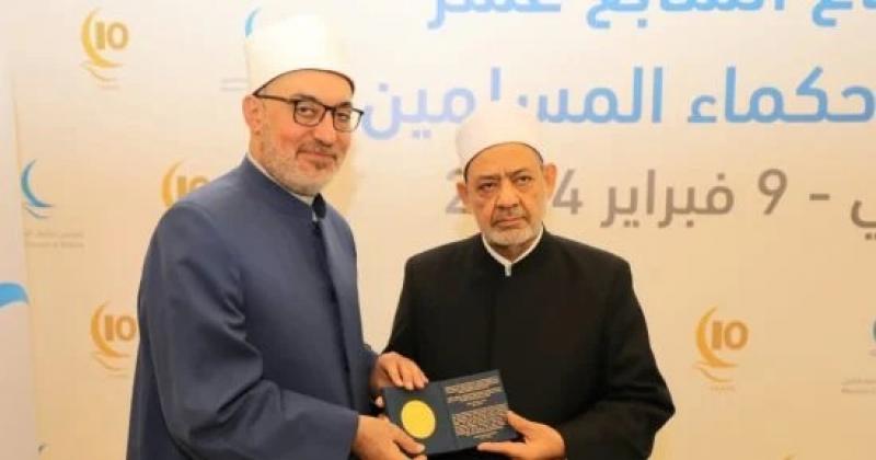 شيخ الأزهر لمفتي الجمهورية: امتحنكم الله تعالى بالمنصب فسخره في صناعة الخير للناس