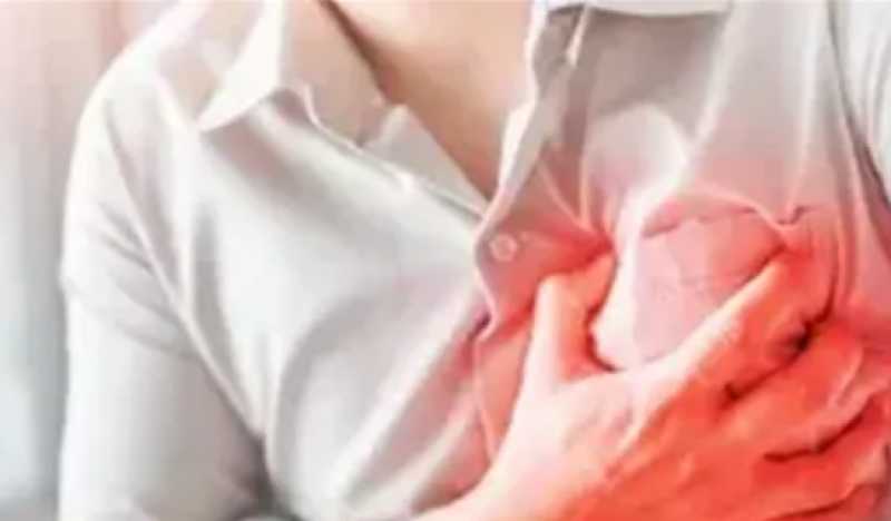 طبيب: اضطرابات القلق والتوتر قد تسبب نغزات في القلب