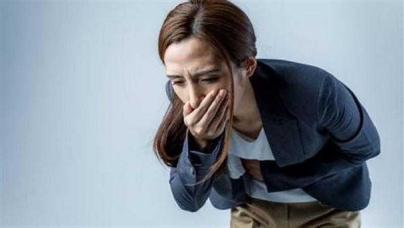 أستاذ كبد: الإحساس بالغثيان والانتفاخ والشبع المبكر أبرز أعراض الإصابة بميكروب المعدة