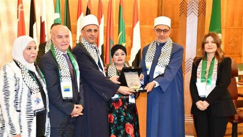 وزير الأوقاف ينيب رئيس القطاع الديني في إلقاء كلمته بمبادرة ”القدس عربية”
