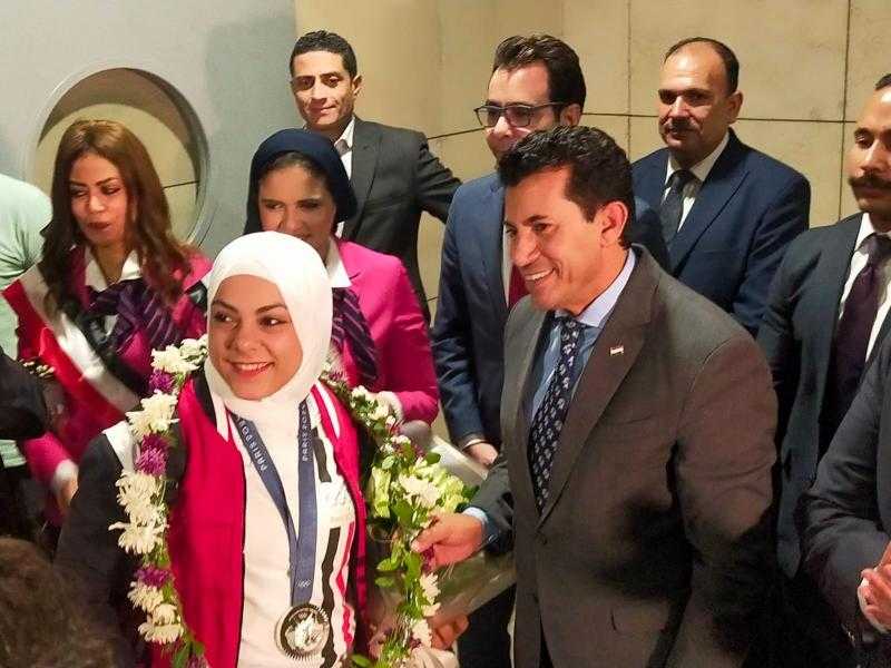 وزير الرياضة لأبطال مصر: رفعتم علم مصر واستحققتم تهنئة القيادة السياسية