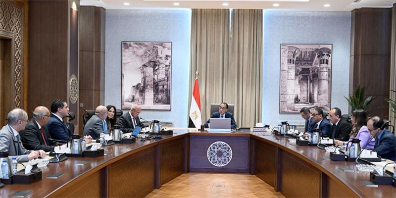خط أحمر