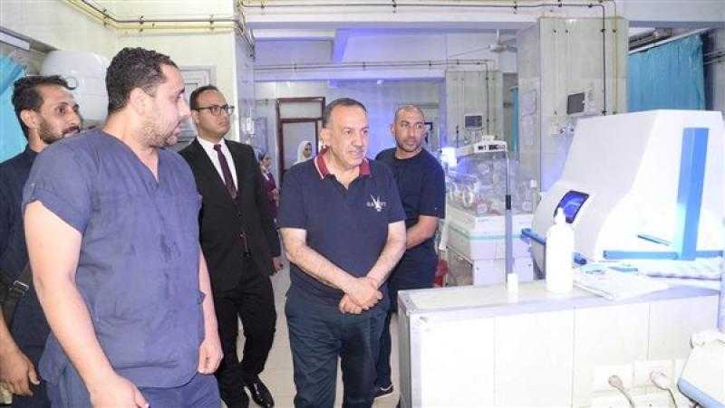 لمتابعة توافر الأدوية.. محافظ أسيوط يتفقد مستشفى الشاملة والإيمان العام