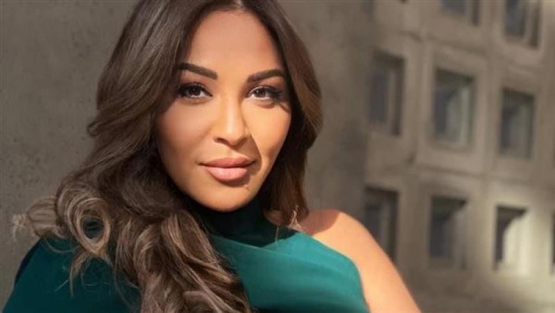 مريم أمين ضيف شرف الحلقة قبل الأخيرة من مفترق طرق