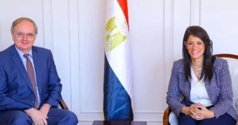 خط أحمر