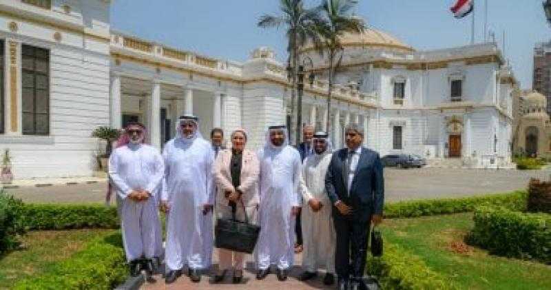 وفد عمالى بحرينى يزور مجلس النواب رفقة وكيلة لجنة القوى العاملة