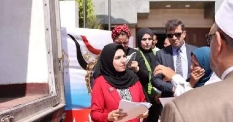 نائب محافظ دمياط تتسلم 2 طن لحوم من الأوقاف لتوزيعها على الأسر الأكثر احتياجا