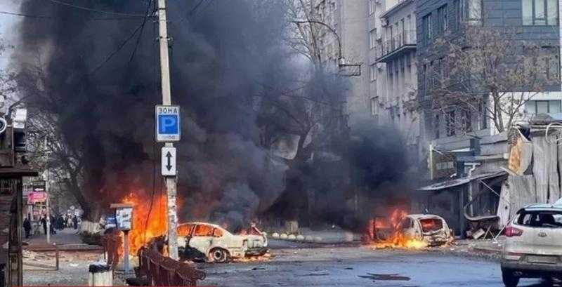 مقتل وإصابة 11 شخصًا إثر هجمات جوية روسية على مدينة خيرسون الأوكرانية