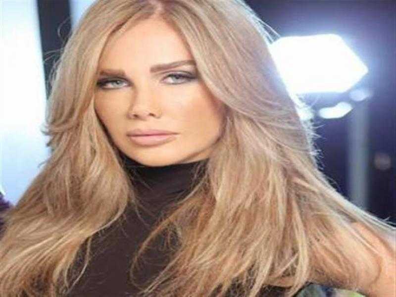 نيكول سابا تثير الجدل في إطلالة جديدة