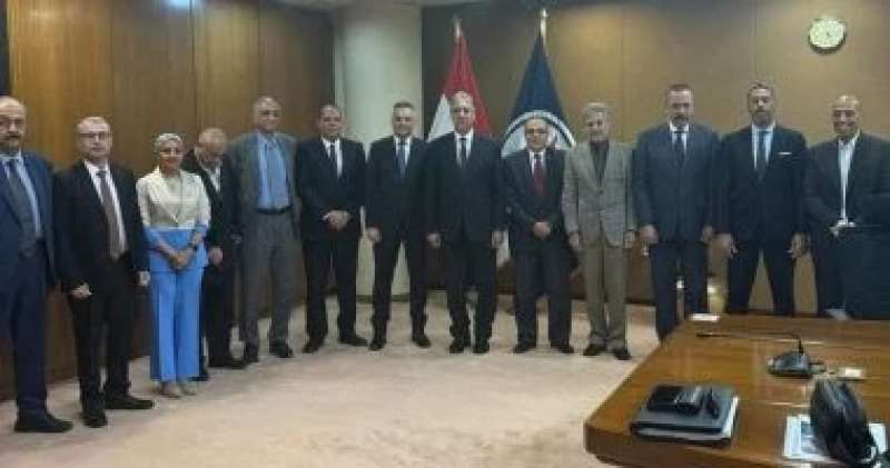 خط أحمر