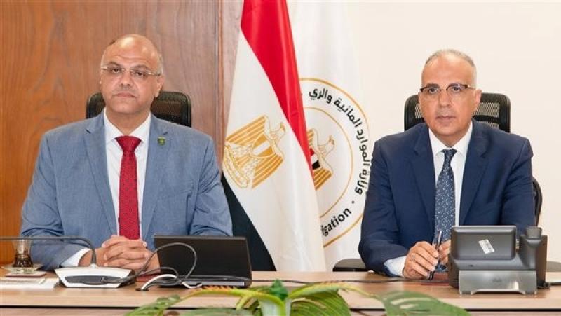 وزير الري يبحث موقف المشروعات المائية مع محافظ القليوبية