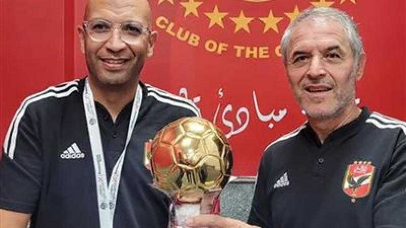الحديدي: كولر لا يمانع بقاء بيرسي تاو.. ويرفض رحيل 5 لاعبين من الأهلي