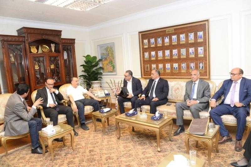 محافظ أسيوط يستقبل رئيس نادي أعضاء هيئة تدريس جامعة الأزهر.. صور