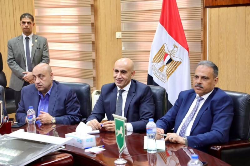 خط أحمر