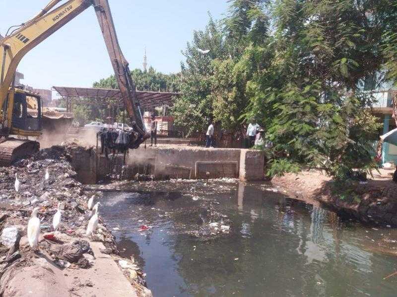 محافظ الدقهلية يتفقد ترعة «زغلولة» بطريق «ميت غمر- أجا» لبحث أزمة مياه الري