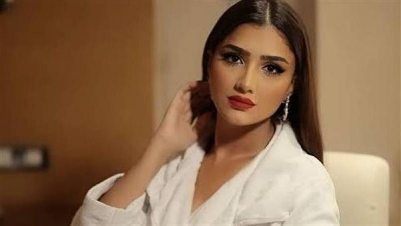 مي عمر تخطف الأنظار بإطلالتها من إيطاليا| شاهد
