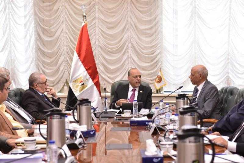 وزير العمل: زيادة الحد الأدنى لإعانات الطوارئ للعاملين من 600 إلى 1500 جنيه تنفيذًا لتوجيهات الرئيس