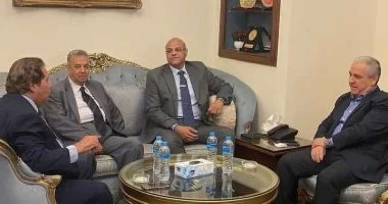 خط أحمر