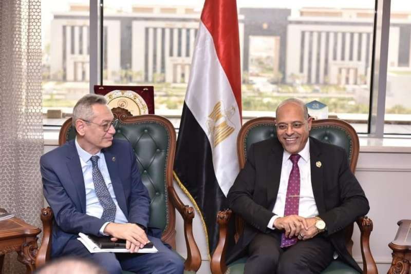 خط أحمر