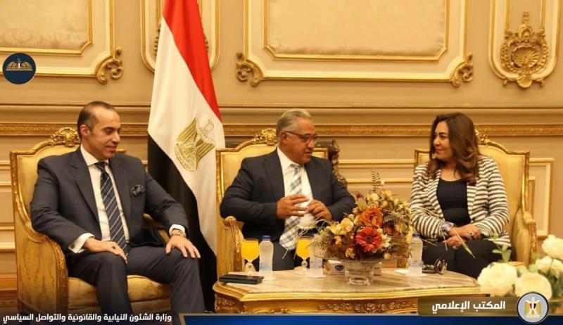 بحضور وزير الشئون النيابية والتواصل السياسي وزيرة التنمية المحلية تجتمع مع هيئة مكتب لجنة الإدارة المحلية بمقر مجلس النواب