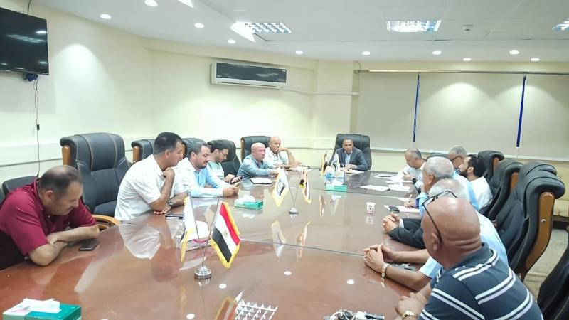 رئيس جهاز ”بدر” يلتقي عددًا من سكان المدينة للاستماع لمطالبهم ومقترحاتهم