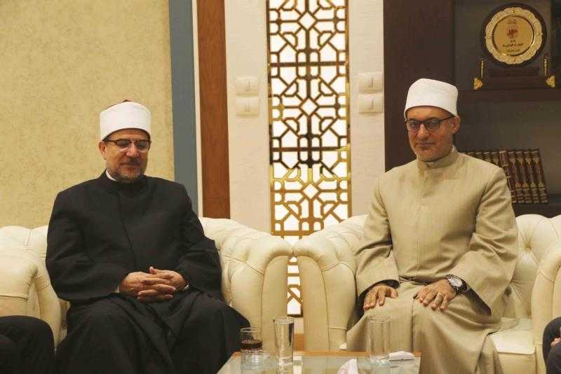 المفتي يستقبل وزير الأوقاف السابق لتهنئته بتولي مهام منصب الإفتاء