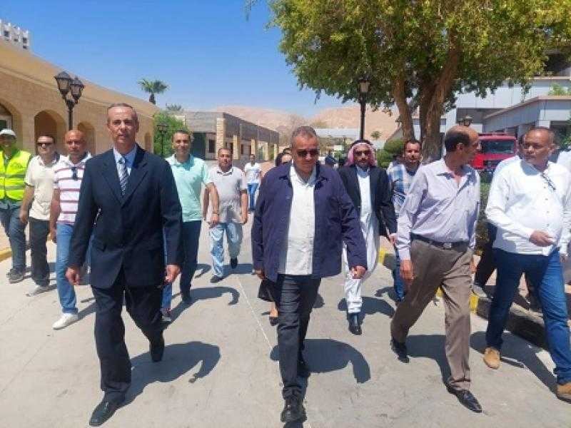 محافظ جنوب سيناء يتابع أعمال تطوير منفذ طابا البري