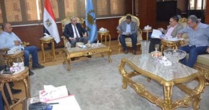 خط أحمر