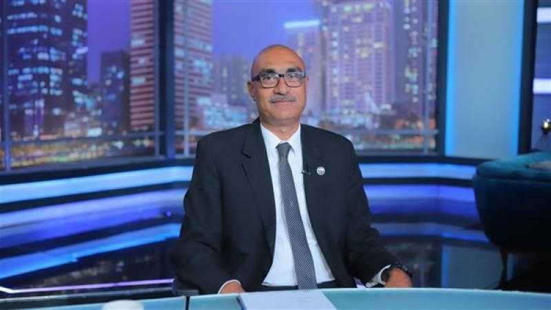 النائب إيهاب منصور: قانون المخلفات لا يميز بين المرأة والرجل بمخالفات البناء