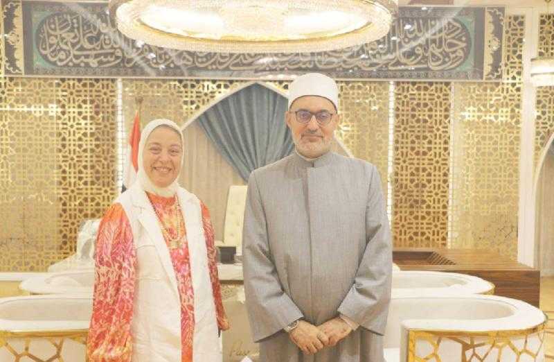 مفتي الجمهورية يستقبل عميدة كلية طب بنات الأزهر بالقاهرة