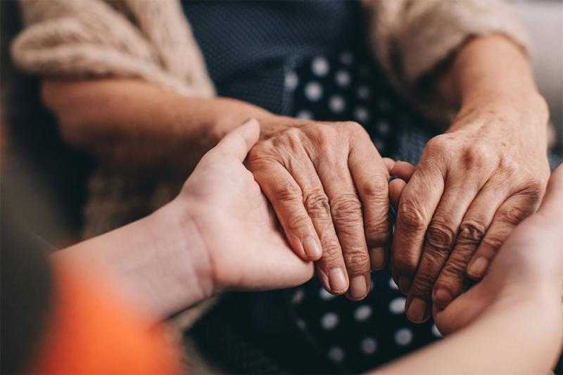 ”خطوط الحكمة” مبادرة ”حياة كريمة” لدعم كبار السن