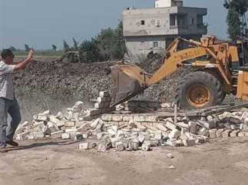 الشرقية.. إزالة 15 حالة تعدي على الأراضي الزراعية وأملاك الدولة