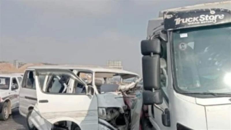 الاستعانة بالأوناش لإزالة حطام 12 سيارة.. والاستماع لأقوال الشهود في حادث الطريق الدائرى