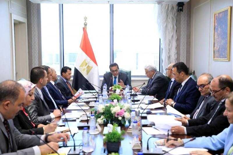 عبد الغفار يترأس المجموعة الوزارية لدراسة توصيات ”الشباب والذكاء الاصطناعي.. الفرص والتحديات”