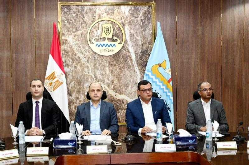وزير الإسكان ومحافظ كفر الشيخ يستعرضان موقف مشروعات المياه والصرف الصحي بالمحافظة