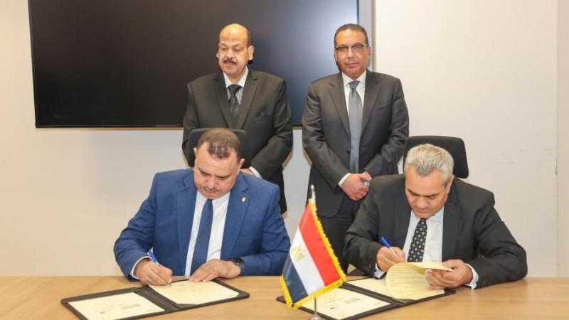 البريد يوقع بروتوكول تعاون مع جهاز تنظيم النقل الداخلي لتسهيل حصول المواطنين على خدمات الجهاز من خلال الفروع