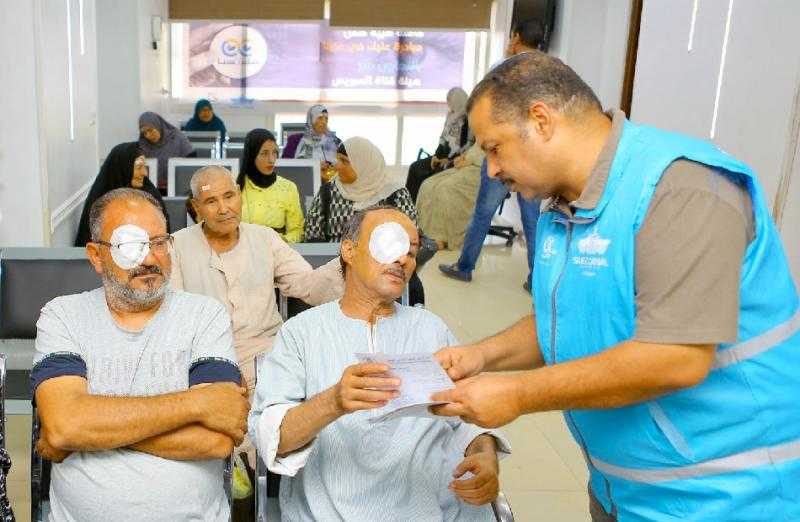 التحالف الوطني يجري 50 عملية جراحة عيون للأسر الأولى بالرعاية ضمن مبادرة «ايد واحدة »