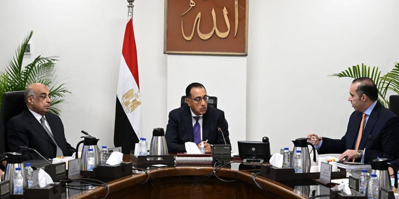 رئيس الوزراء يعقد اجتماعًا لمُراجعة الأجندة التشريعية ومشروعات القوانين التي سيتم تقديمها للبرلمان