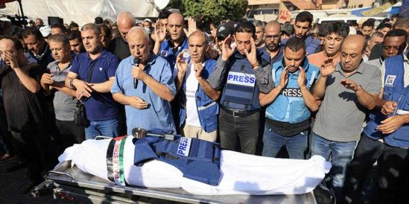 استشهاد الصحفى الفلسطينى حسام الدباكة وزوجته وأبنائه وعدد من أفراد عائلته