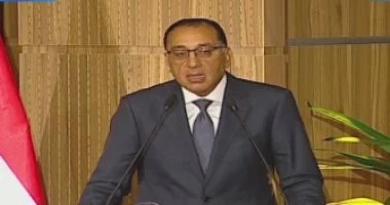 أستاذ اقتصاد: الدولة تمضى فى طريقها لتصبح مركزا إقليميا لتداول الطاقة