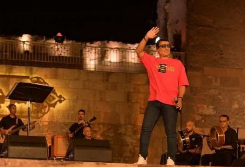 خط أحمر