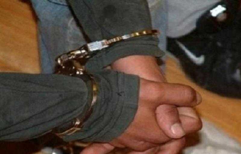 حبس سائق متهم بسرقة مبلغ مالي من سيدة أجنبية في قصر النيل