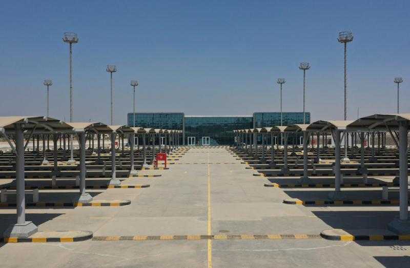 بدء تشغيل موقف بلبيس الجديد كبديل للموقف العشوائي أمام محطة عدلي منصور| صور