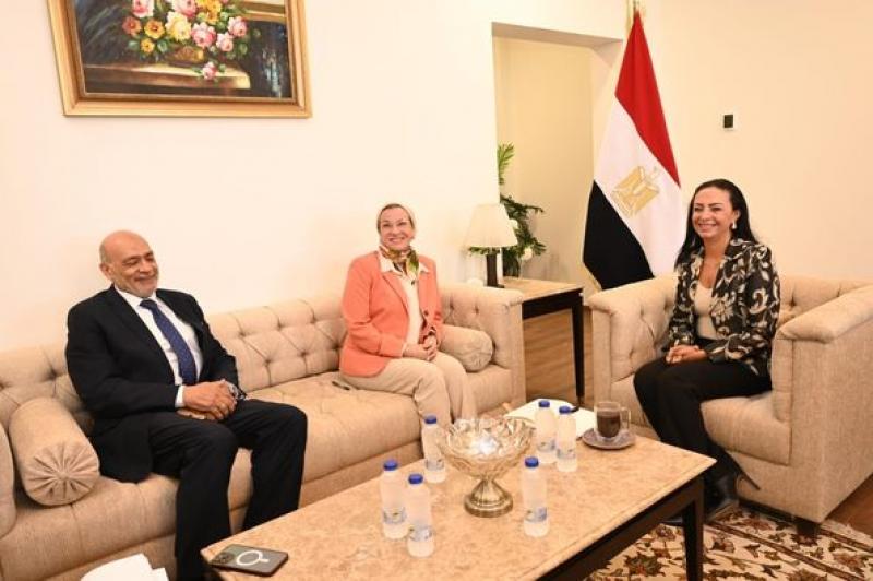 خط أحمر