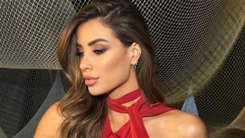 توب هاي ستوميك.. أنابيلا هلال تتألق بالأسود في أحدث ظهور