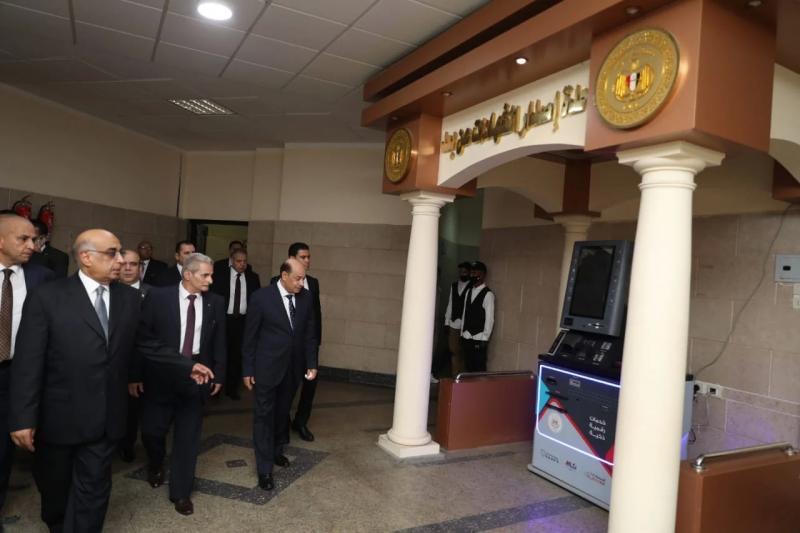 وزير العدل يتفقد مجمع محاكم مطروح